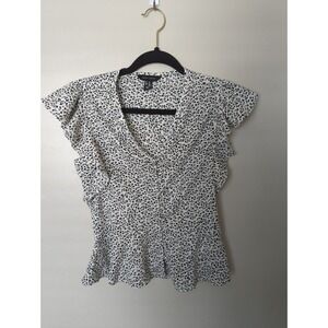 New Look Black & White Ditzy Floral Peplum Ruffle Sleeve Blouse 4‎
